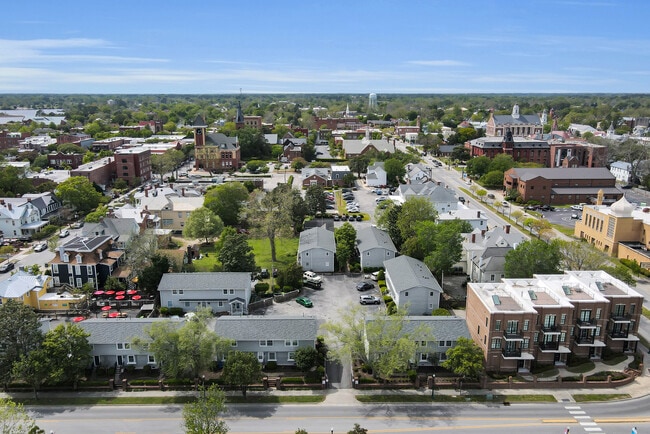 Building Photo - 338 River Walk Dr