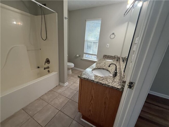 Building Photo - 27 Montgomery St SE