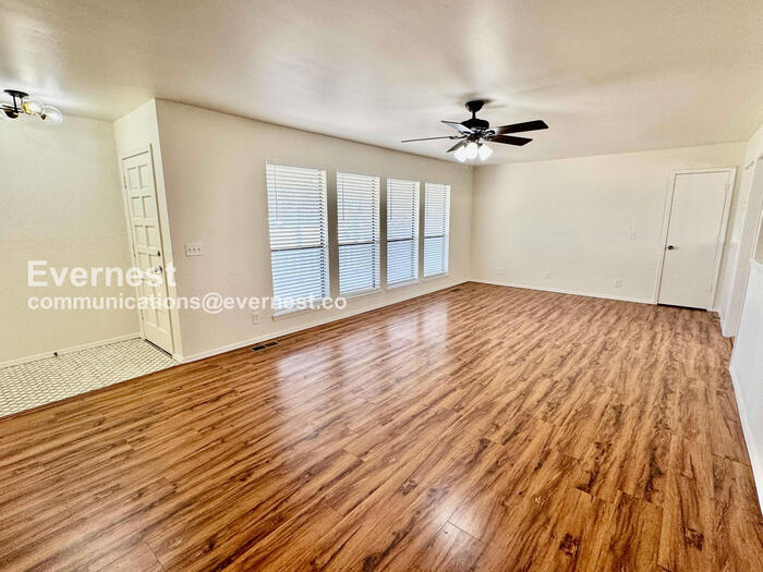 Building Photo - 11811 E 91st St