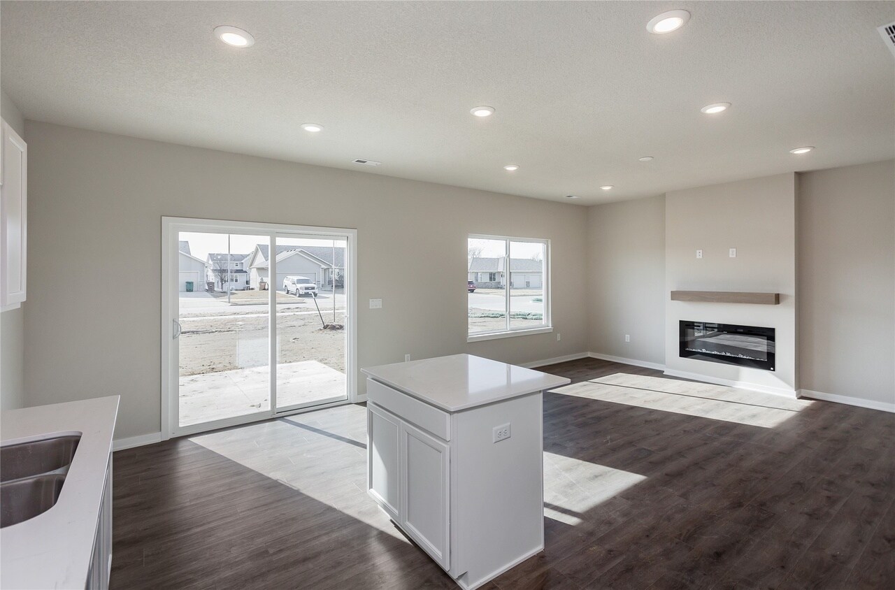 Building Photo - 6129 Tungsten Dr