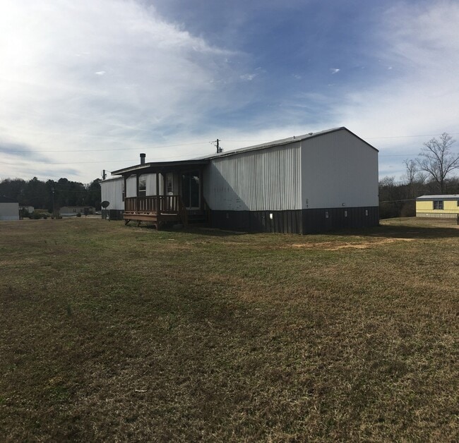 Building Photo - Newly remodeled 3 BDR / 2 BA Home