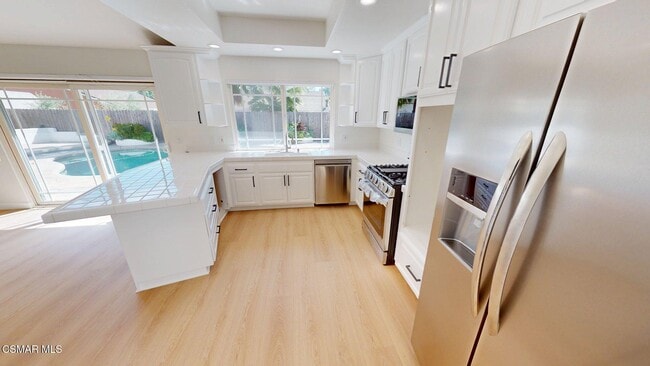 Building Photo - 2802 E Sierra Dr