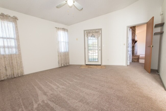 Building Photo - Beautifully Updated 2BR/2BA Home – Near Fort Huachuca