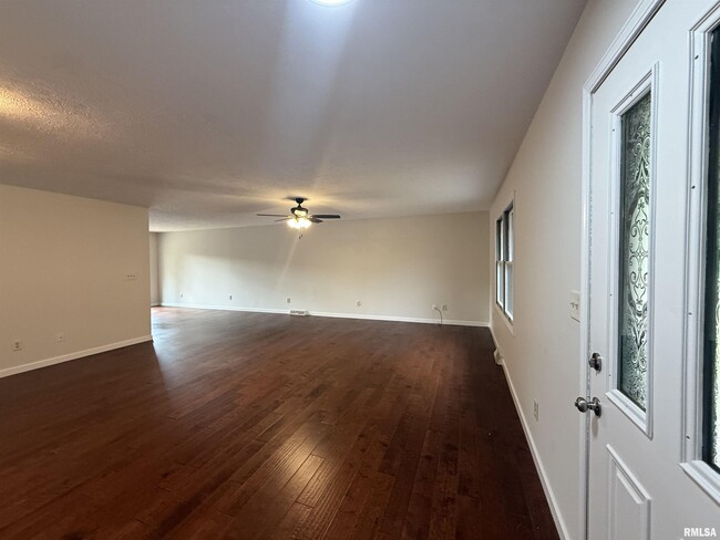 Building Photo - 205 Appomattox Dr