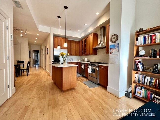 Building Photo - 1433 R St NW