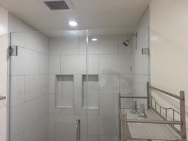 Building Photo - 6624 1/2 Blewett Ave