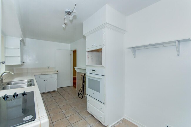 Building Photo - 3105 Pelzer Ave