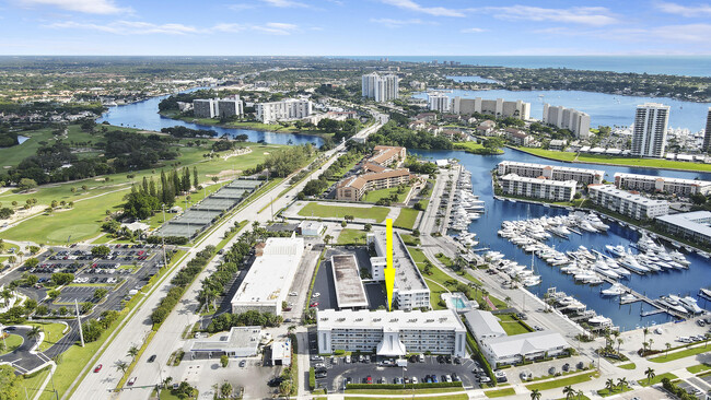 Building Photo - 155 Yacht Club Dr