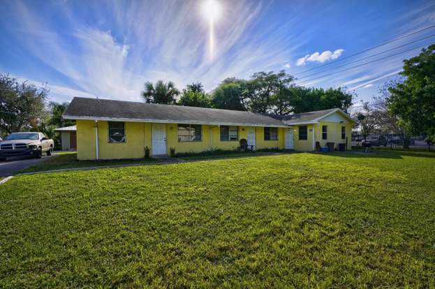 Building Photo - 8867 Sunset Dr