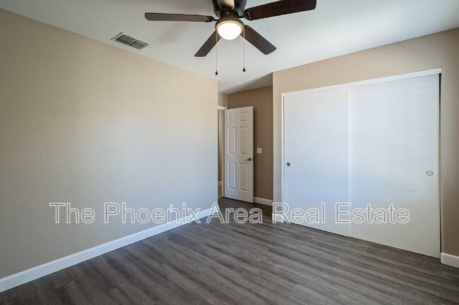 Building Photo - 6203 E Grandview St