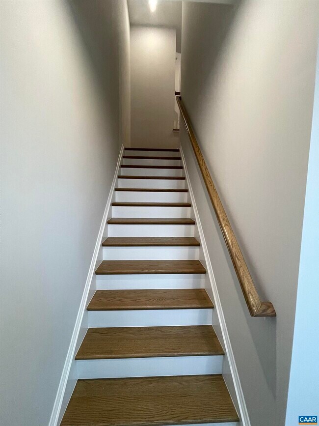 Building Photo - 5178 Golf Dr