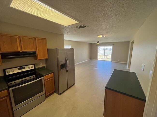 Building Photo - 2932 Donnell Dr