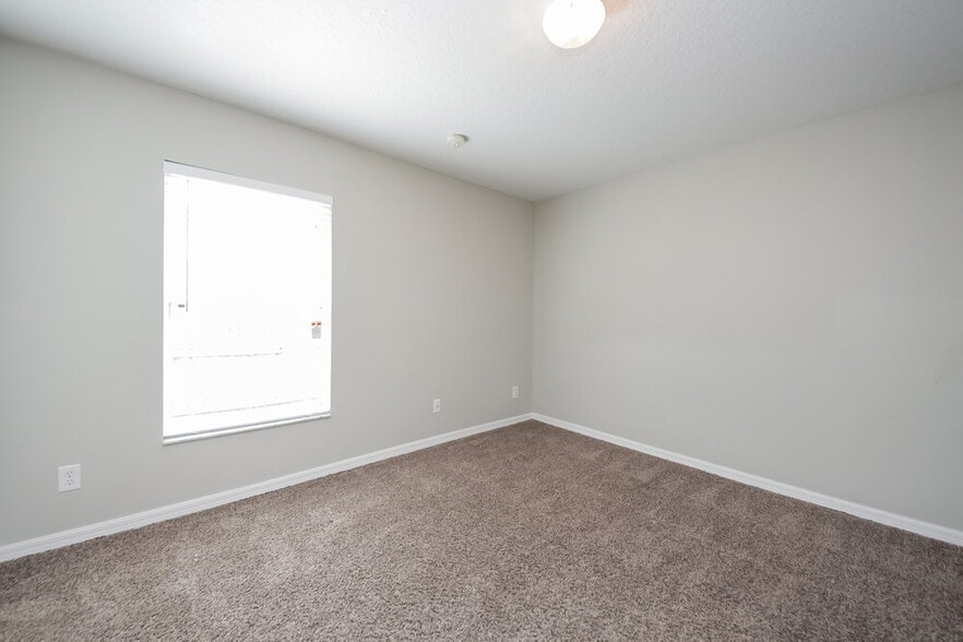 Building Photo - 1228 Mt McKinley Ct