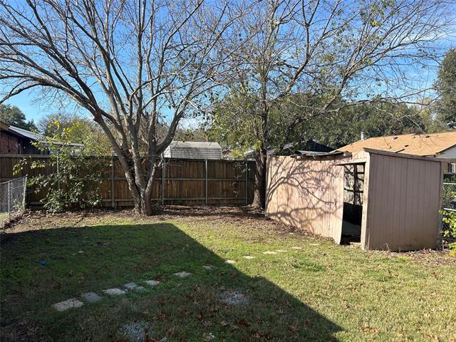 Building Photo - 1826 Legend Dr