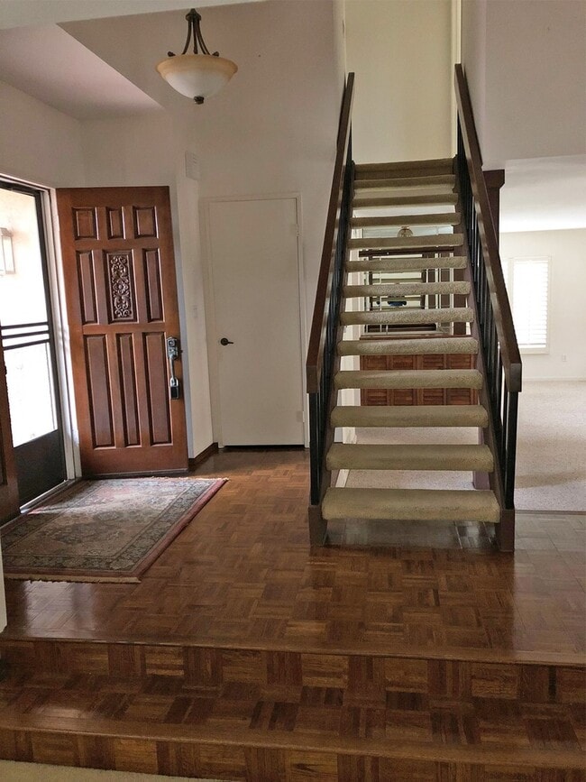 Building Photo - Beautiful Bonita Home, 4 Bedrooms, 2.5 Baths, 3 Car Garage, Pool!