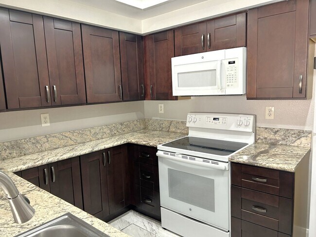 Building Photo - COUNTRY MILE RD POMONA 91766 (2 BED / 2 BATH)