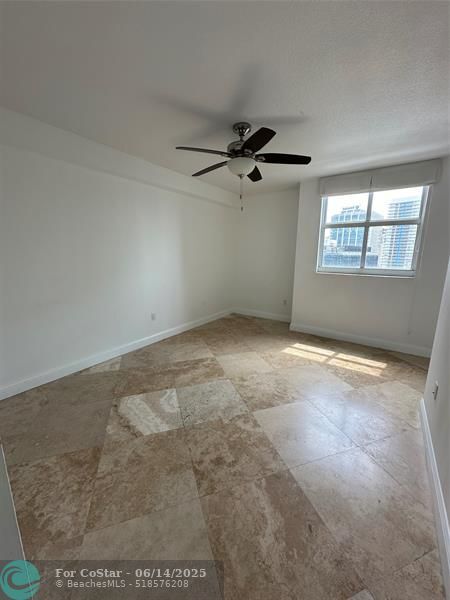 Building Photo - 1250 S Miami Ave