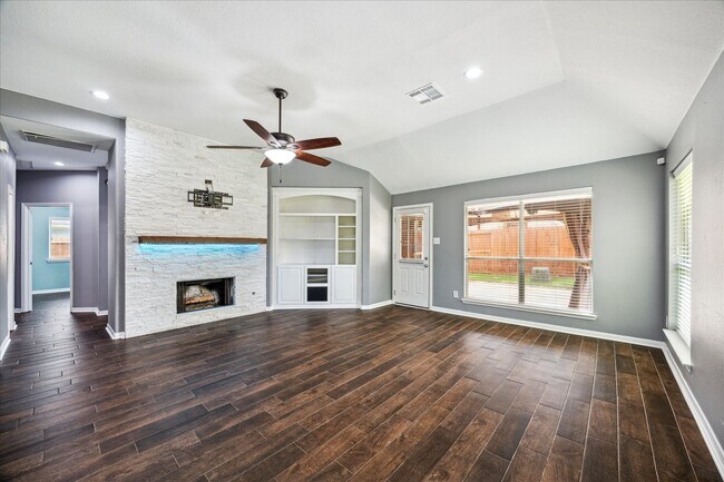 Building Photo - 20910 Sandy Briar Ct