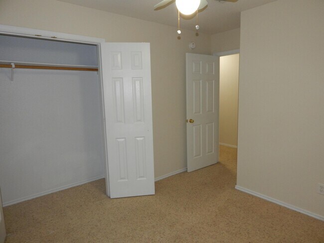 Building Photo - 2041 Rain Dance Loop