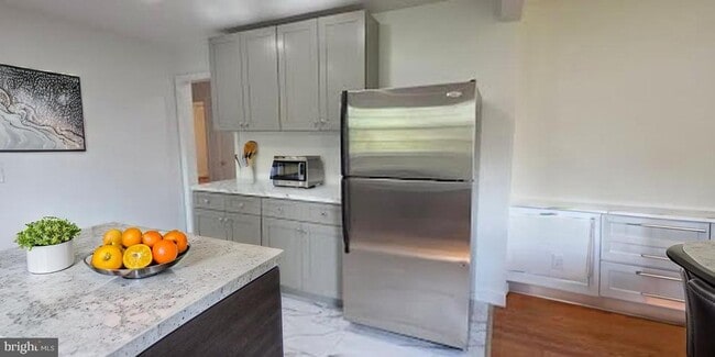 Building Photo - 1319 The Terrace