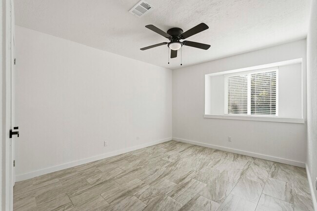 Building Photo - 23326 Briarcreek Blvd