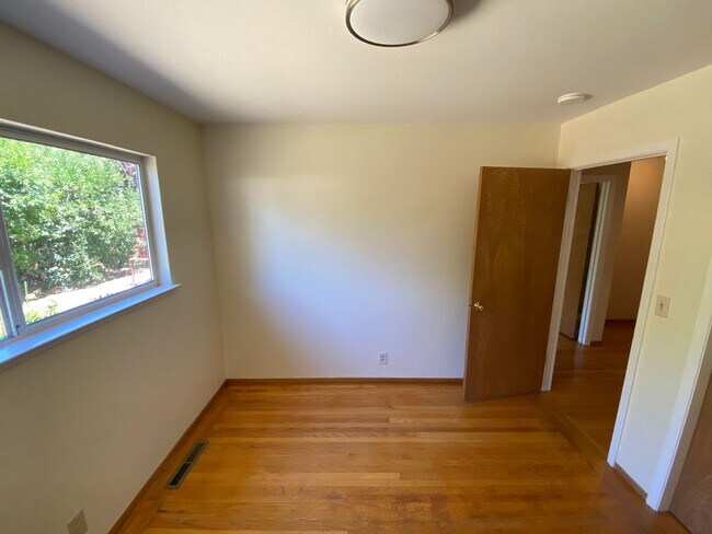 Building Photo - 301 Lacour Way