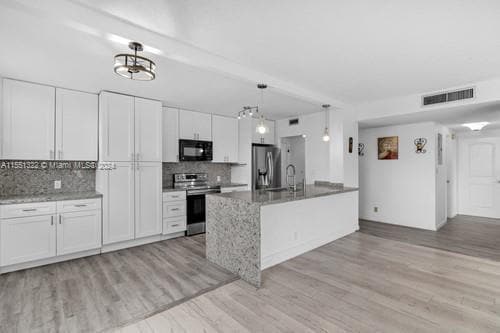 Primary Photo - 2 bedroom in Hollywood FL 33021