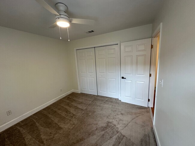 Guest Bedroom Closet - 2159 Fallbrooke Ct