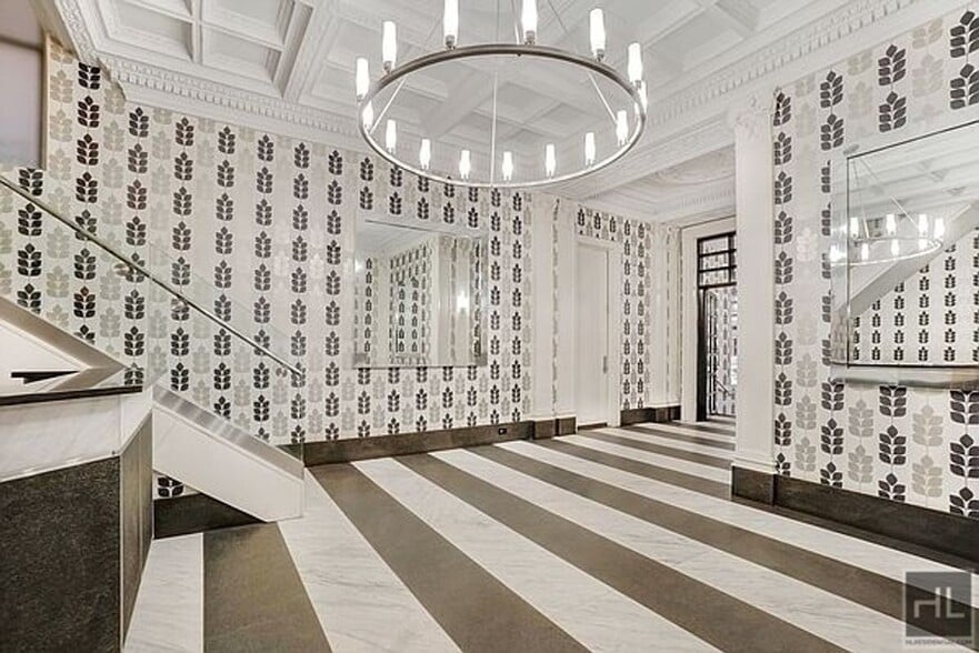 Primary Photo - WEST 58 STREET