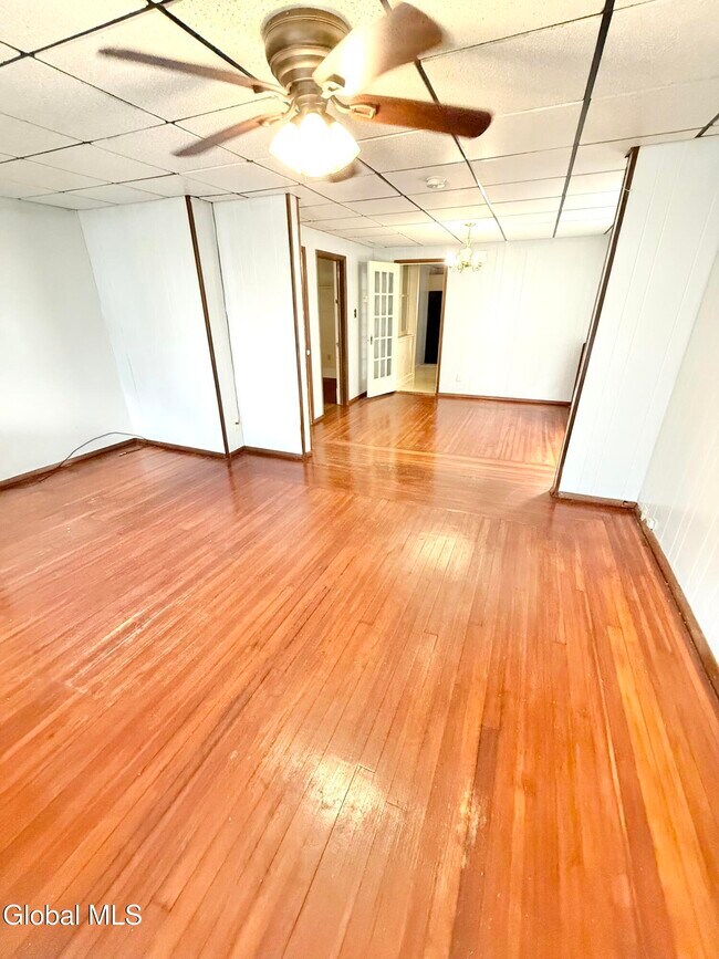 Building Photo - 1826 Campbell Ave