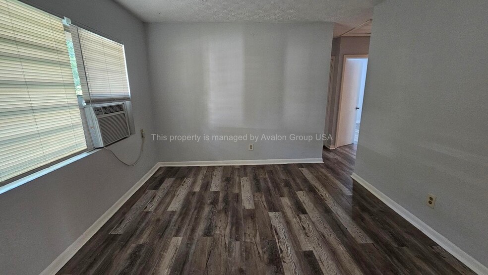 Building Photo - 1131 Lake Shore Blvd