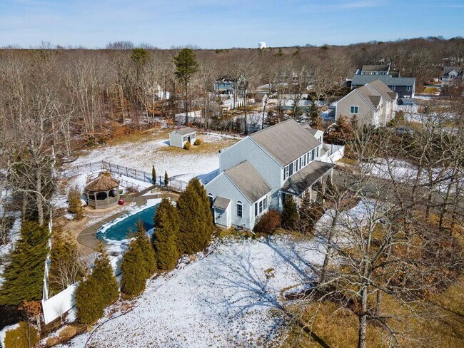 Building Photo - 8 Lichen Ln