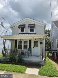 Building Photo - 616 Stuart St