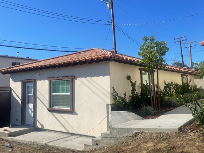 Building Photo - 6513 Milton Ave