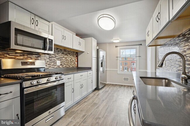 Building Photo - 8102 Pinelake Ct