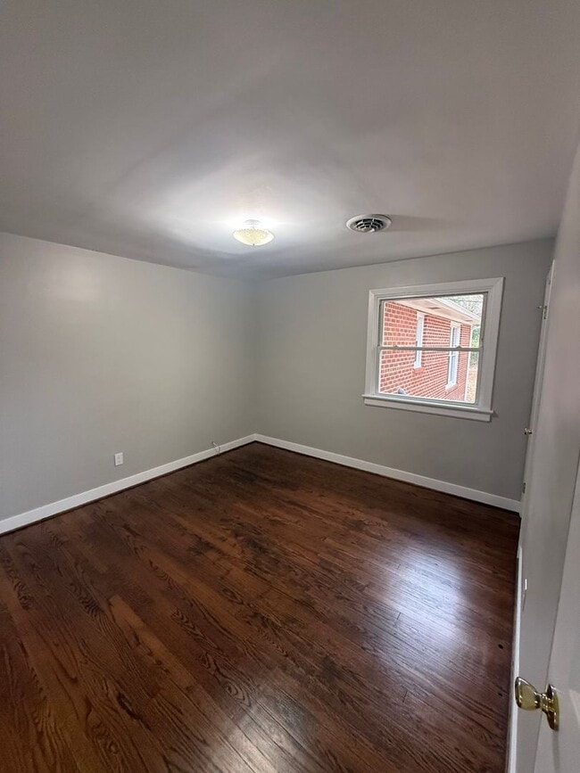 Building Photo - Beautifully RENOVATED 3 bedroom 2 full bath on large fenced in lot--Hurry!