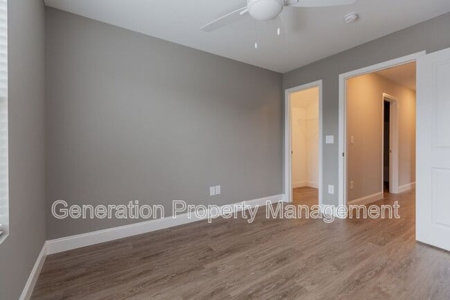 Building Photo - 590 Strong Ave