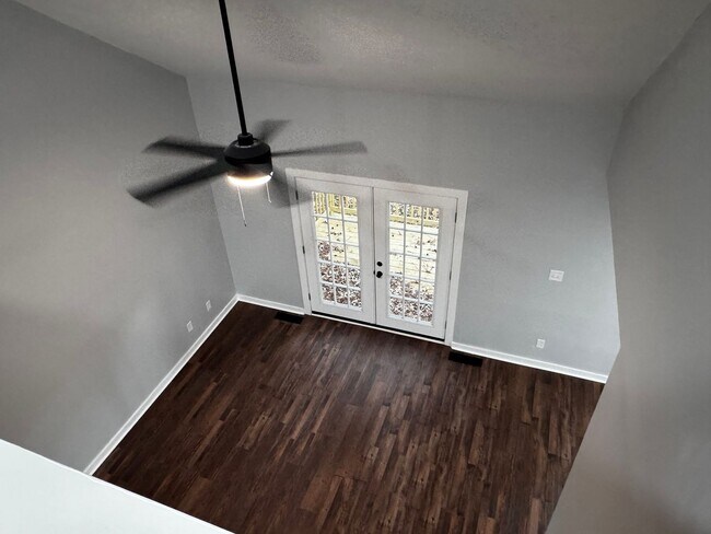 Building Photo - Modern 3BR / 2.5BA Home with Granite Kitchen, Loft and Storage