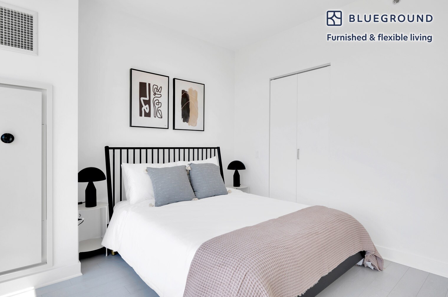 Building Photo - 1035 W Van Buren St