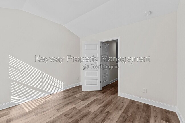 Building Photo - 331 Sumac Trail