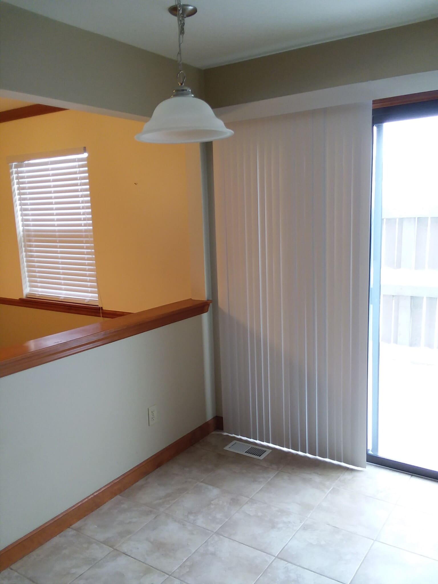 view of eat in kitchen area - 548 W New Castle St