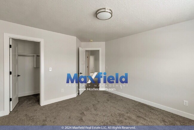 Building Photo - MODERN TWIN HOME - 4 BD 3.5 BA 2 GA - EV Friendly North Sale Lake /Bountiful Area