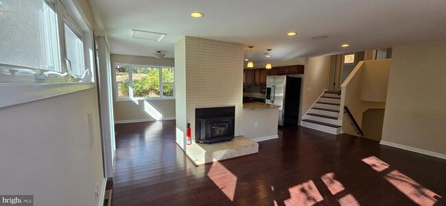 Building Photo - 7613 Locust Ln