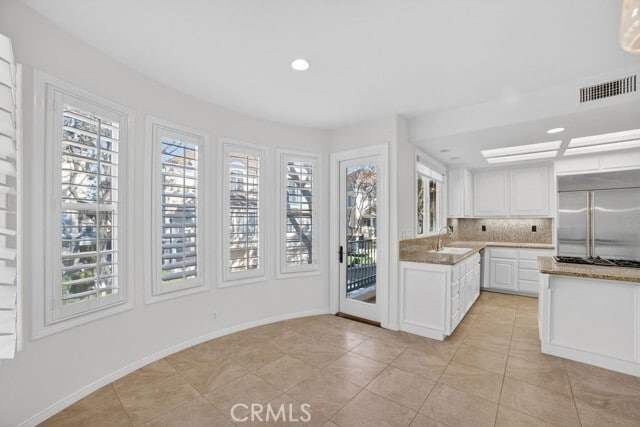 Building Photo - 3 Chandon