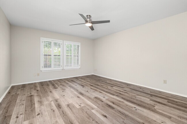 Building Photo - 15906 Colton Well