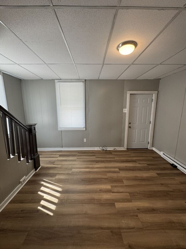 Building Photo - 6 Laurel Hill Ln