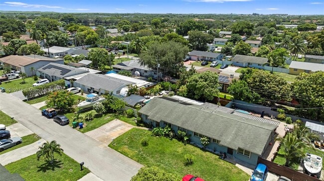 Building Photo - 1912 SW 97th Terrace