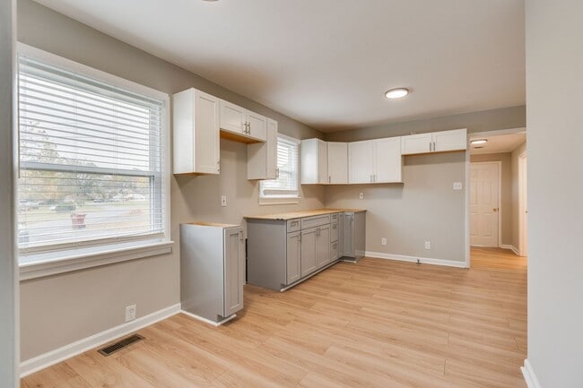 Building Photo - 2614 Mimosa Ln