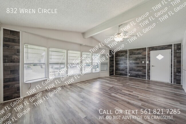 Building Photo - 832 Wren Cir