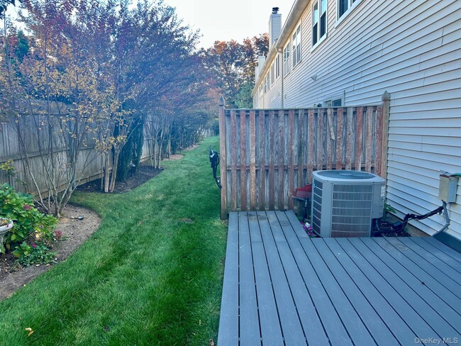 Building Photo - 28 Stratford Rd